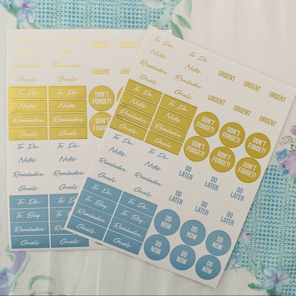 Undated Blue Fabric Planner - Picture 2 of 7